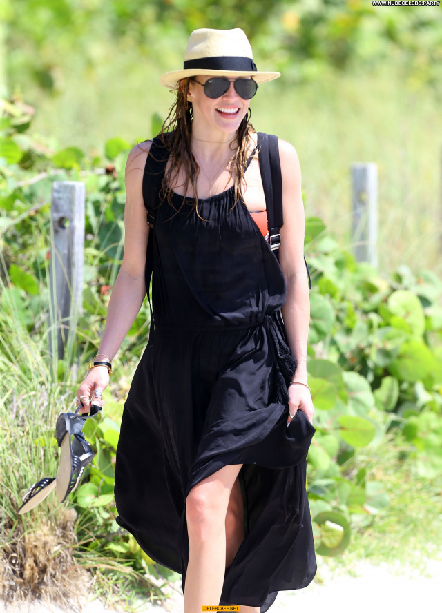 Katie Cassidy The Beach Beautiful Posing Hot Candids Beach Babe