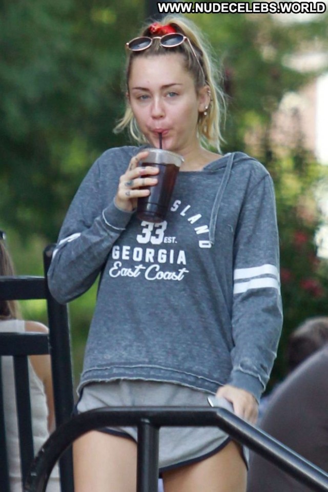 Miley Cyrus No Source Beautiful Babe Paparazzi Celebrity Posing Hot